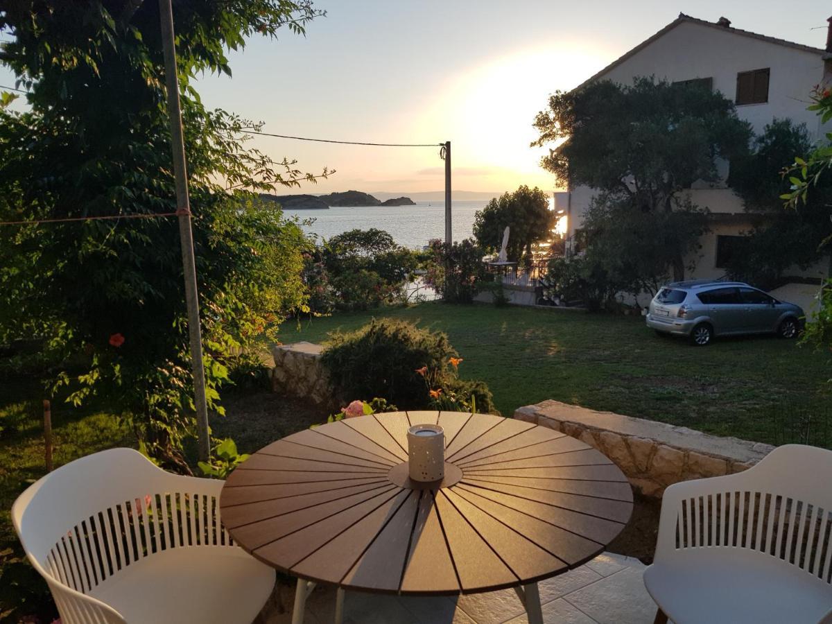 House Niva Apartment Supetarska Draga Luaran gambar